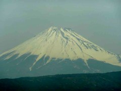 Blick aus dem Zug auf den Fuji-san. Foto: Heimpel