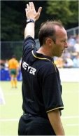 Markus Petter wird bei der Europameisterschaft die deutsche Fahne an der Pfeife vertreten.