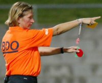 Renate Peters springt fr Heike Malina bei der Damen-Europameisterschaft in Dublin ein.