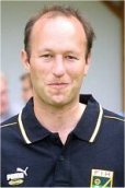 Markus Petter startet morgen mit dem Spiel Spanien - Polen ins Turnier.