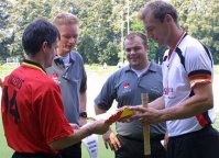 Michael von Ameln und Tilmann Kleppi - zwei von 87 Bundesligaschiedsrichtern, die in der Feldsaison 2005/06 zum Einsatz kommen.