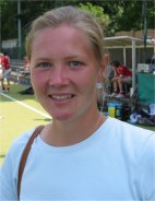 Christiane Hippler ist eine von vier Schiedsrichterinnen bei der Damen-Endrunde in Kln.