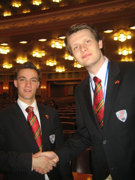 Bundesjugendsprecher Michael Steinmann und Kommunikationsreferent im Jugendausschuss Stephan Haumann im Nationalkongress