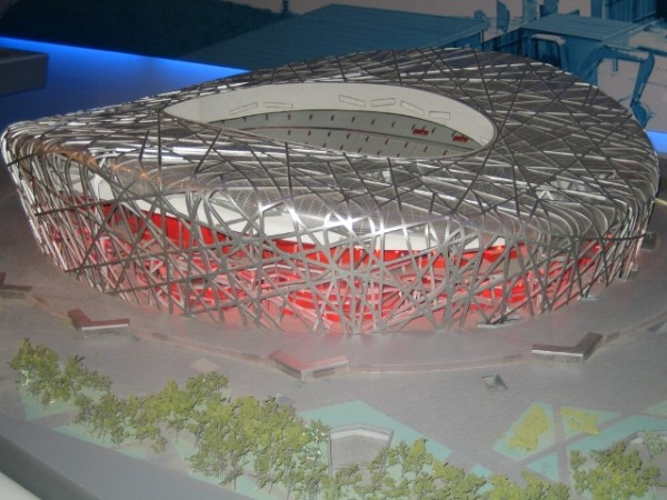 Das Olympische Vogelnest im Olympiamuseum